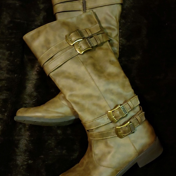 Distressed Boots - Picture 2 of 5